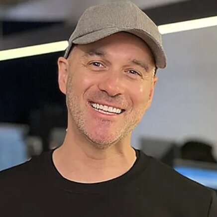 Sam R.